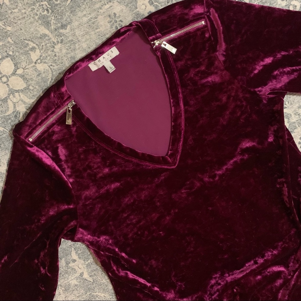 Chaus Raspberry Velvet V-Neck Sharkbite Top